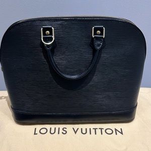 Louis Vuitton Alma PM Epi leather